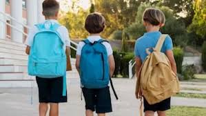 भोपाल में कांग्रेस ने स्कूलों में तौले बच्चों के बैग, मापदंडों से ज्यादा निकला वजन; सरकार पर उठाए सवाल