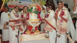 झांसी की चार युवतियों ने रचाई भगवान शिव से अनोखी शादी, वरमाला पहनाई शिवलिंग को